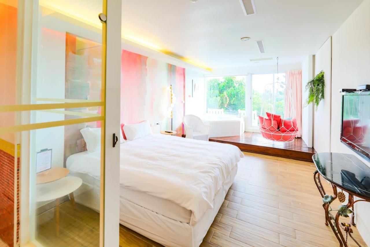 墾丁戀戀星辰湖畔莊園 星辰館 Hotell Longshui Eksteriør bilde